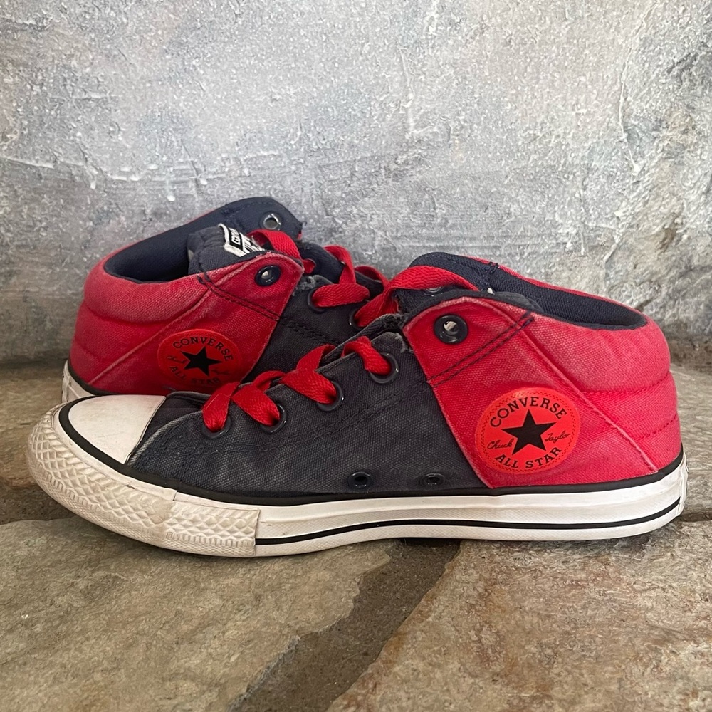 Youth converse all star shoes Sz 3